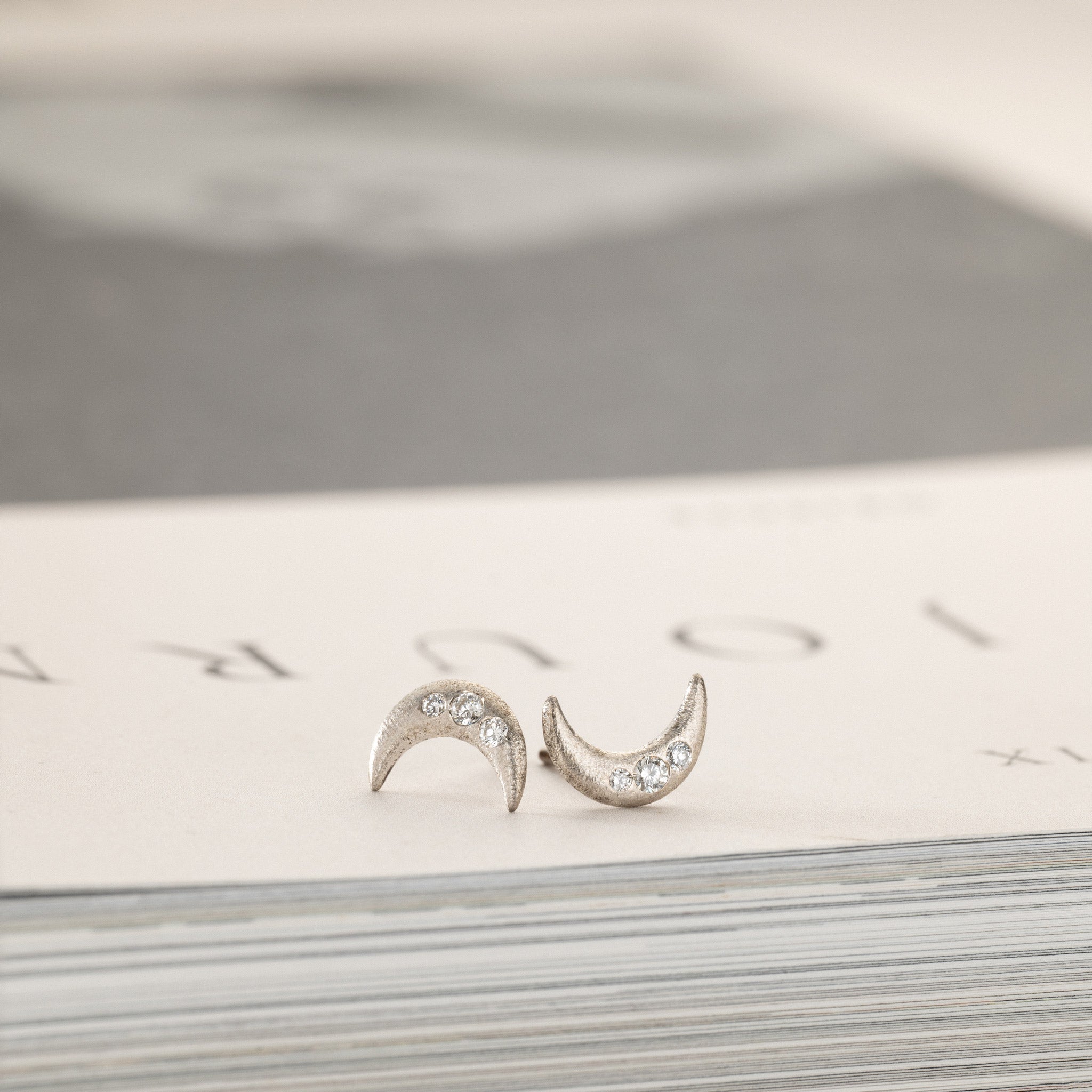 Celine – Moon stud earrings 0.15ctw lab grown diamond silver with texture