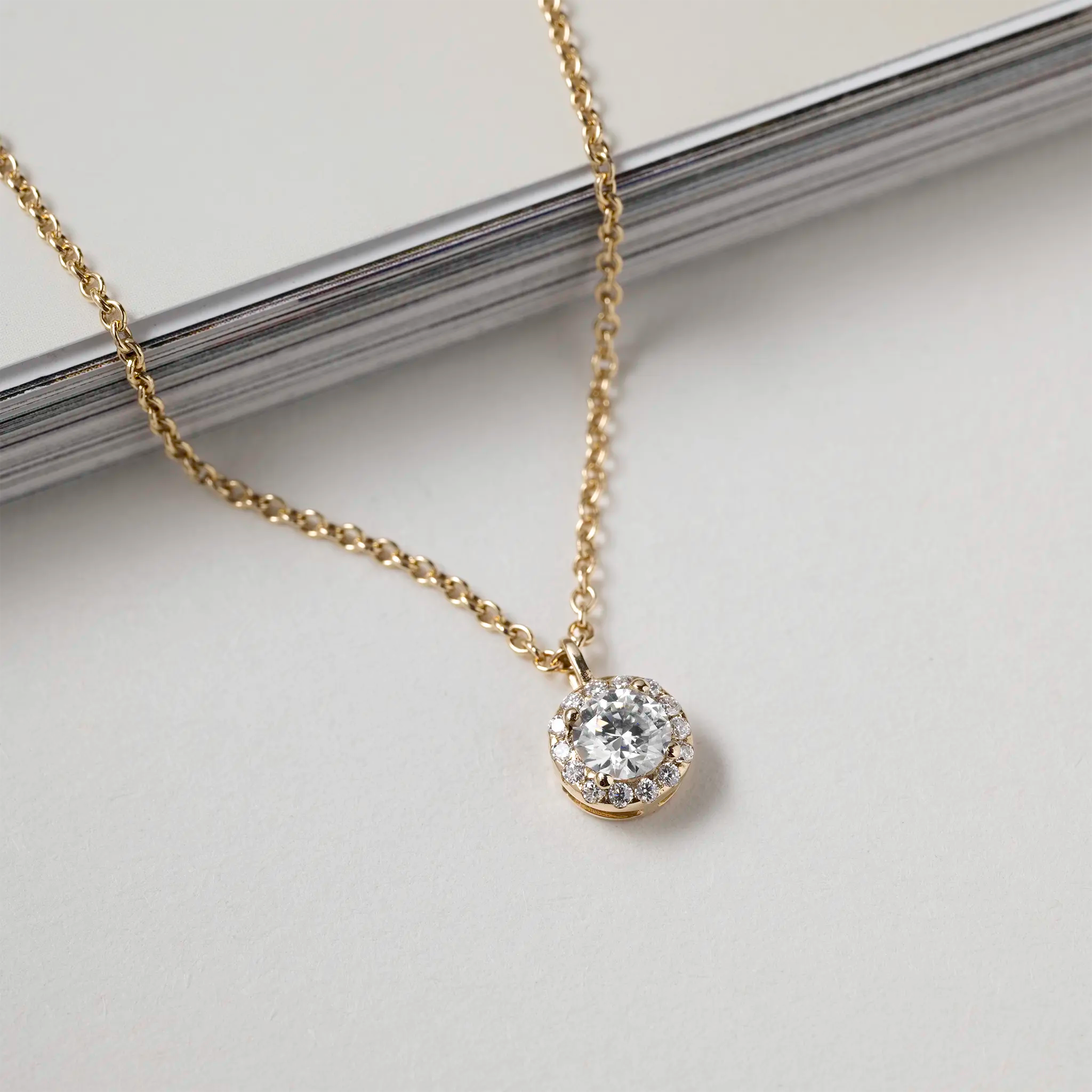 Clara Halo Pendant – 0.30 ct lab-grown diamonds 14K Gold