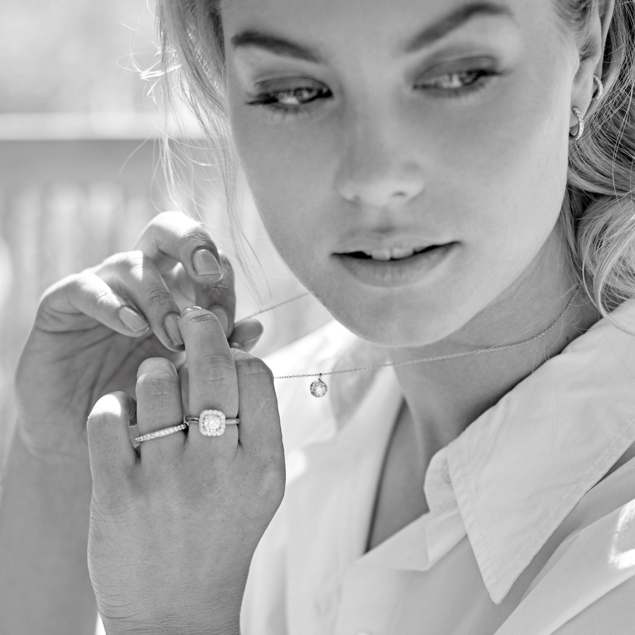 Clara Cushion Halo Ring – 0.75 ct lab-grown diamonds 14K gold -Medium- (New)