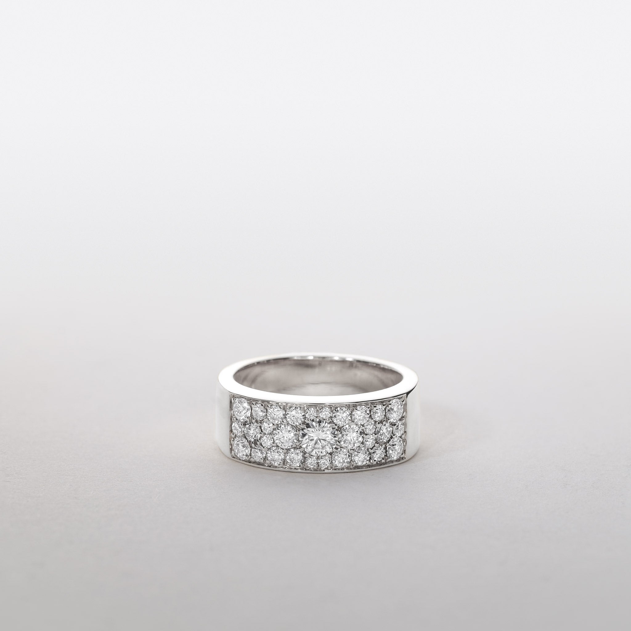 1.20ct Moissanite Micro pave Grand cylinder ring Silver Chloe