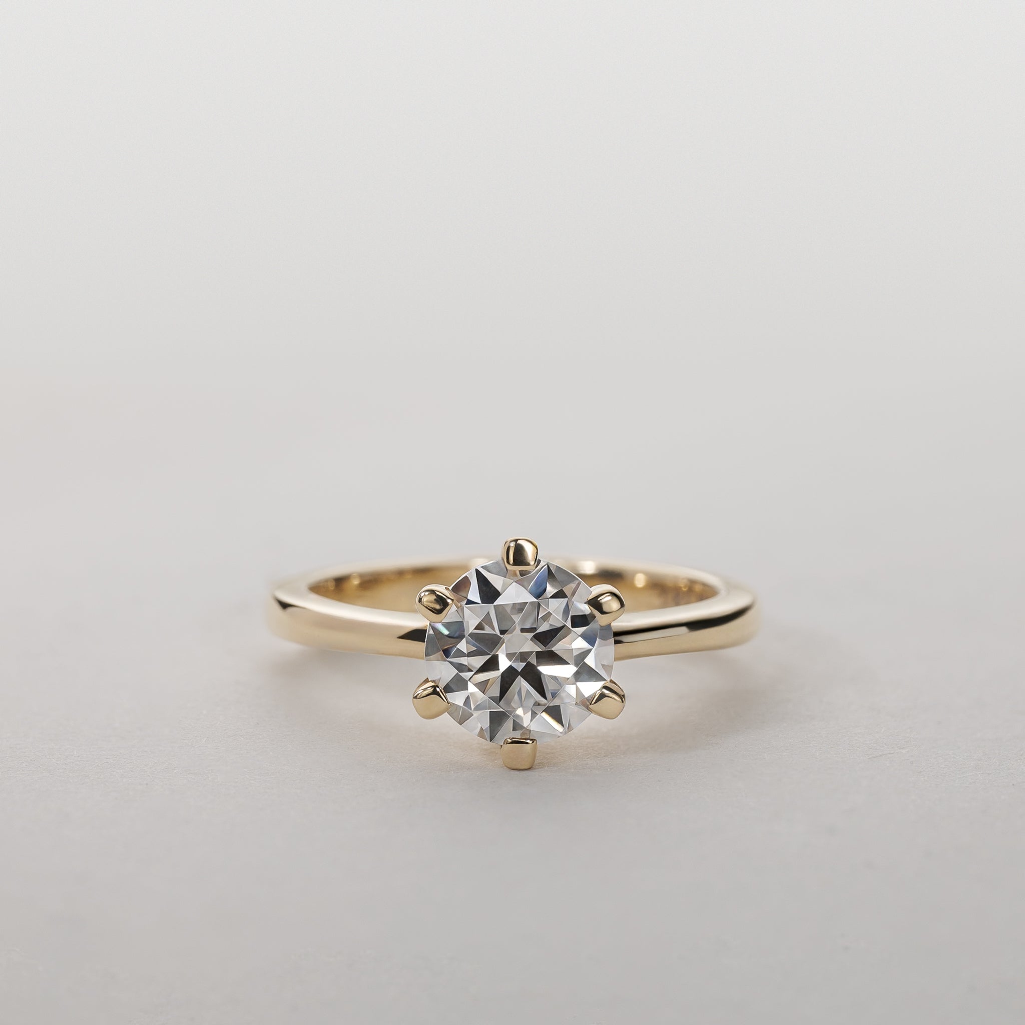 Amber Six-Prong Solitaire Ring – 2.00 ct Lab-Grown Diamond 14K Gold