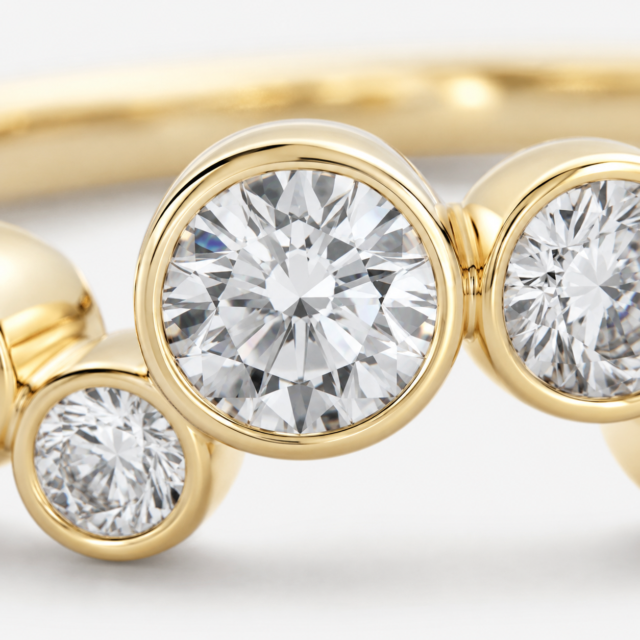 Isaline – Asymmetrisk Bezel-ring 0,70 ctw Lab-grown diamant 14 karat guld