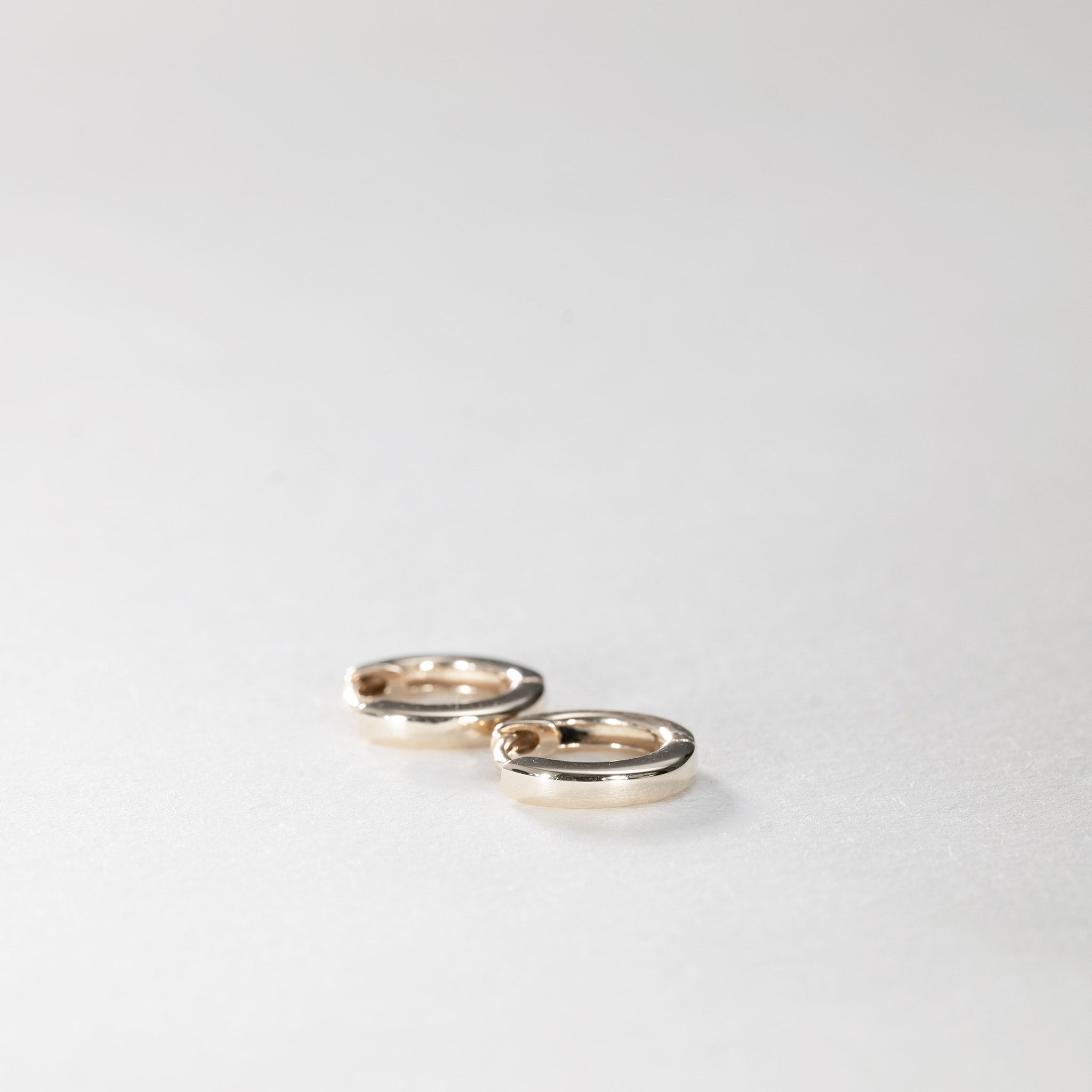 Clara Hoops – 14K gold – 14mm (Large)