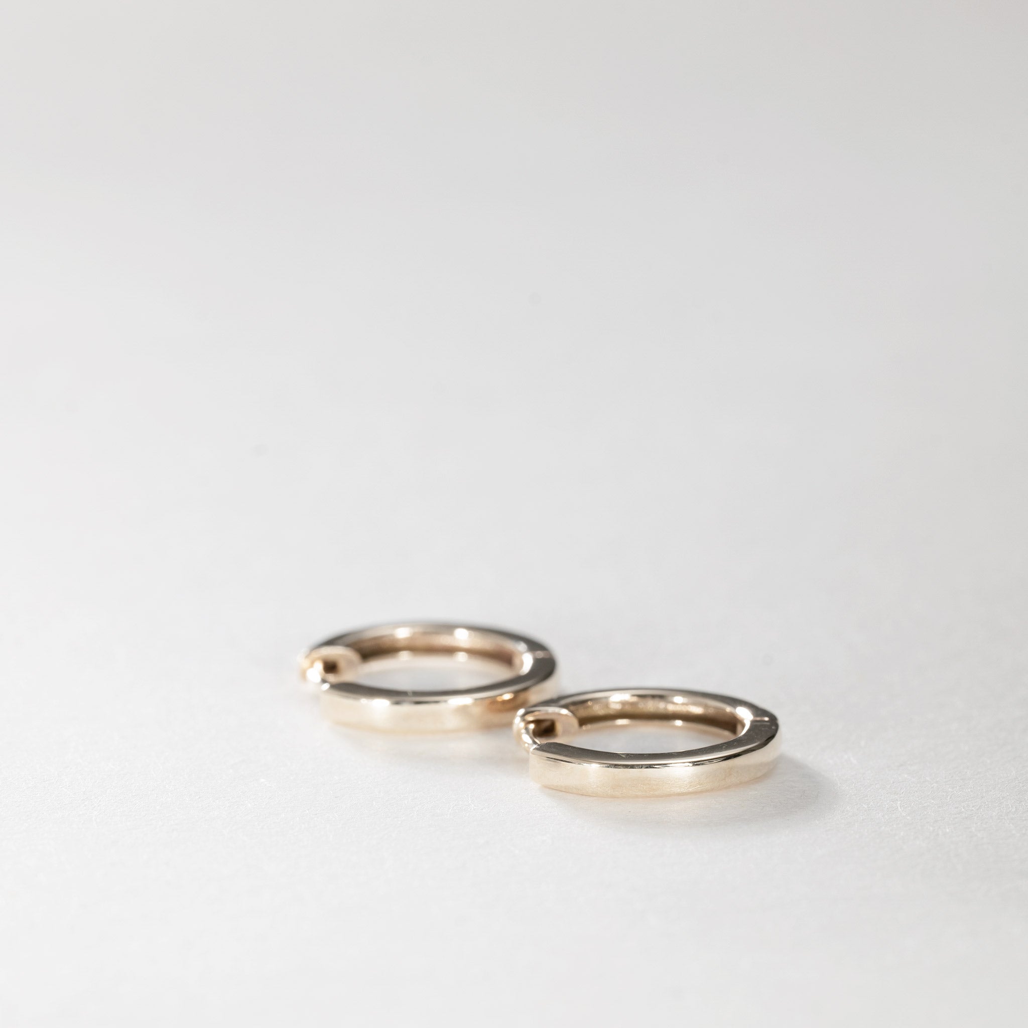 Clara Hoops – 14K gold – 14mm (Large)