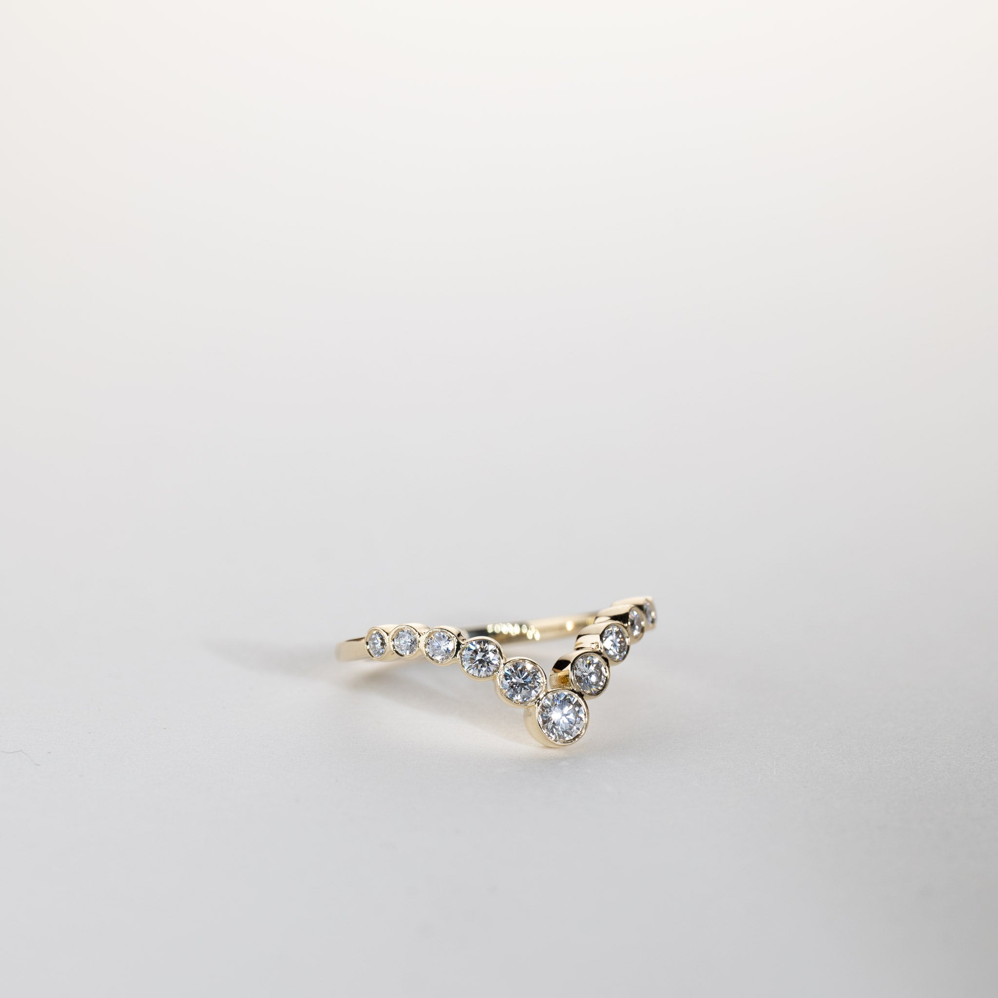 Isaline Victory Bezel Ring – 0.60 ct Lab-Grown Diamonds 14K Gold