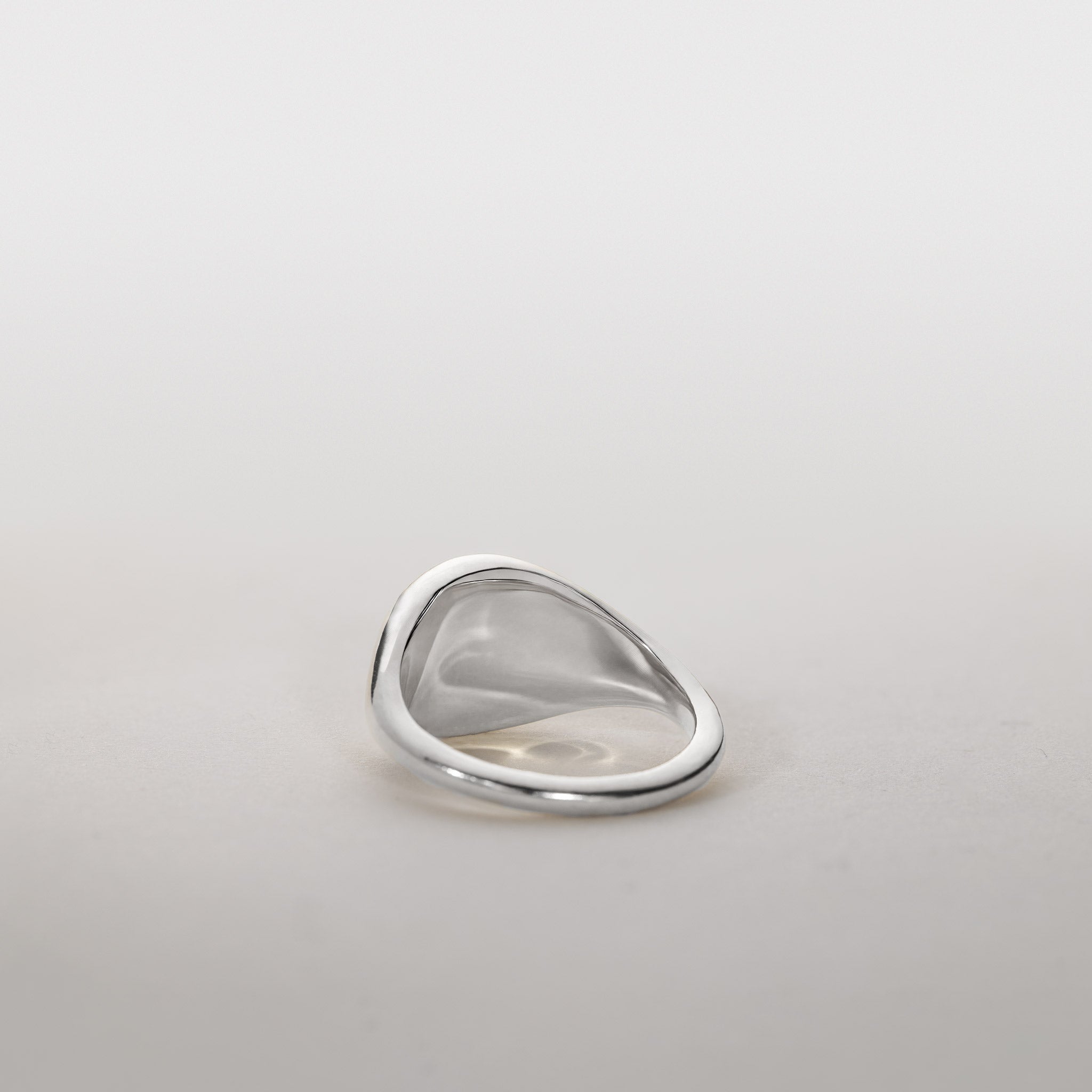 Diamond Chunky signet ring with engraving option silver Alvia