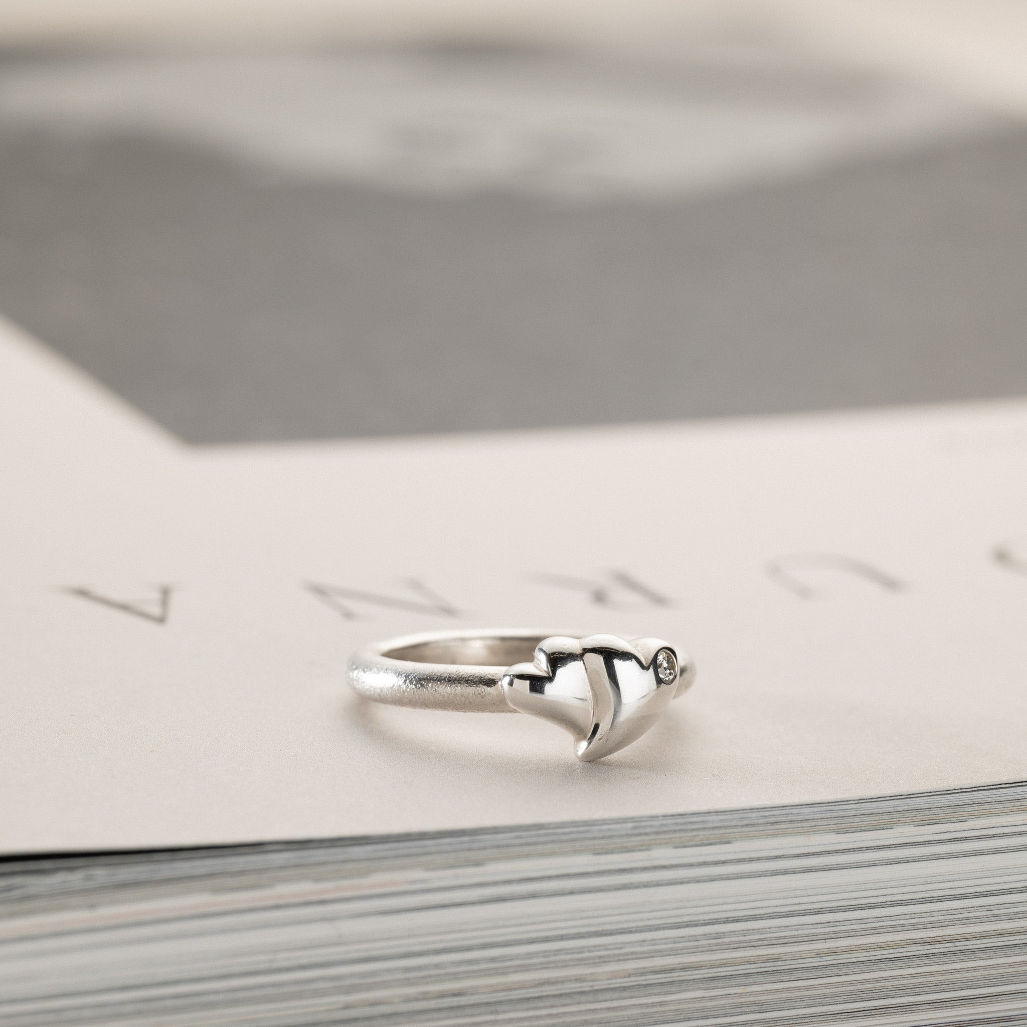 Aimee – Embrace heart ring silver 0.03ct lab grown diamond with texture