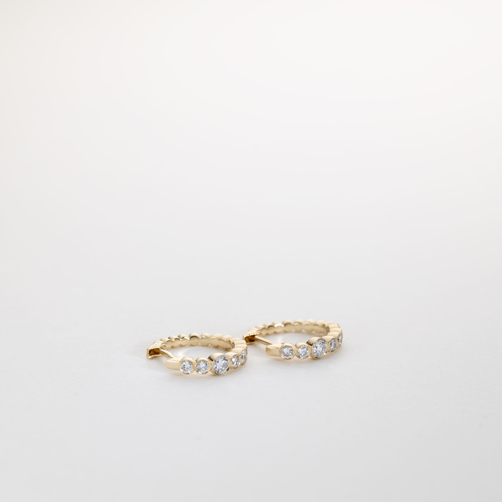Isaline Bezel Huggie Hoops – 0.45 ct Lab-Grown Diamonds 14K Gold