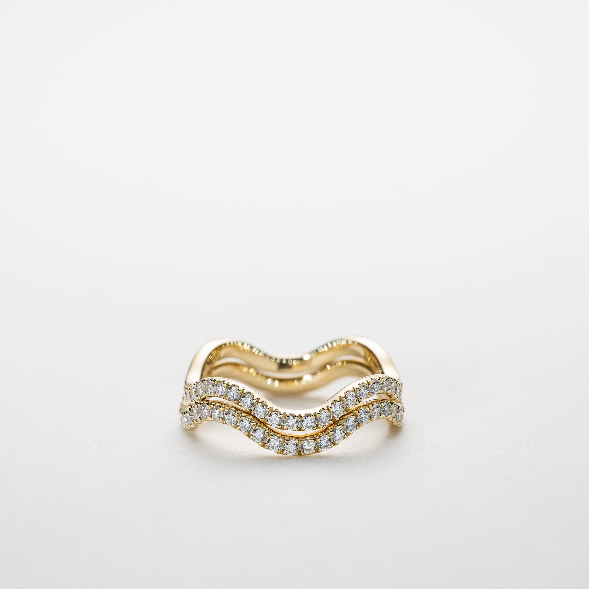 Clara – Wavy Eternity Ring 0.70 ct Lab-Grown Diamond 14K Gold -Medium-