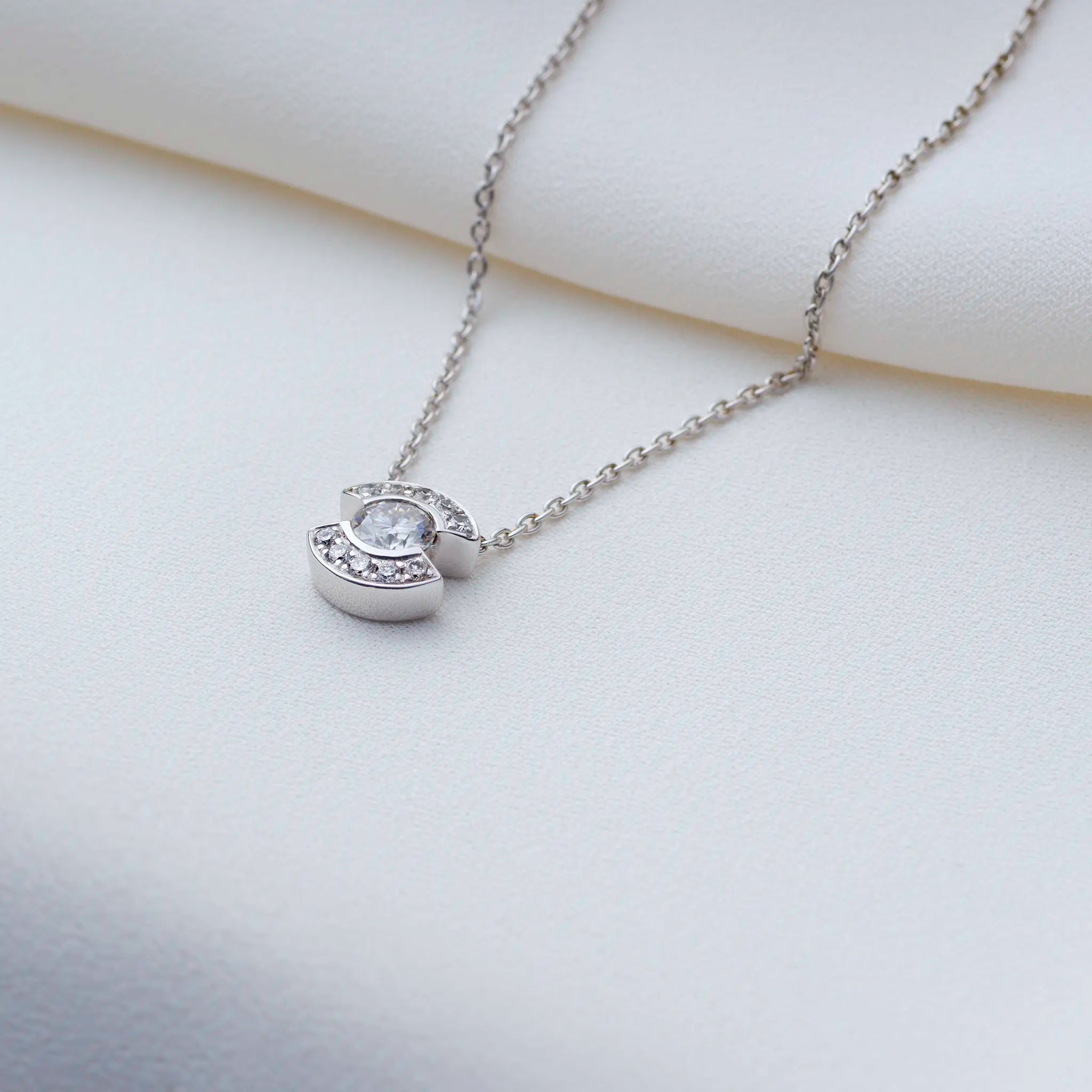 Patrice Bezel Pavé Necklace – 0.40 ct moissanite Silver