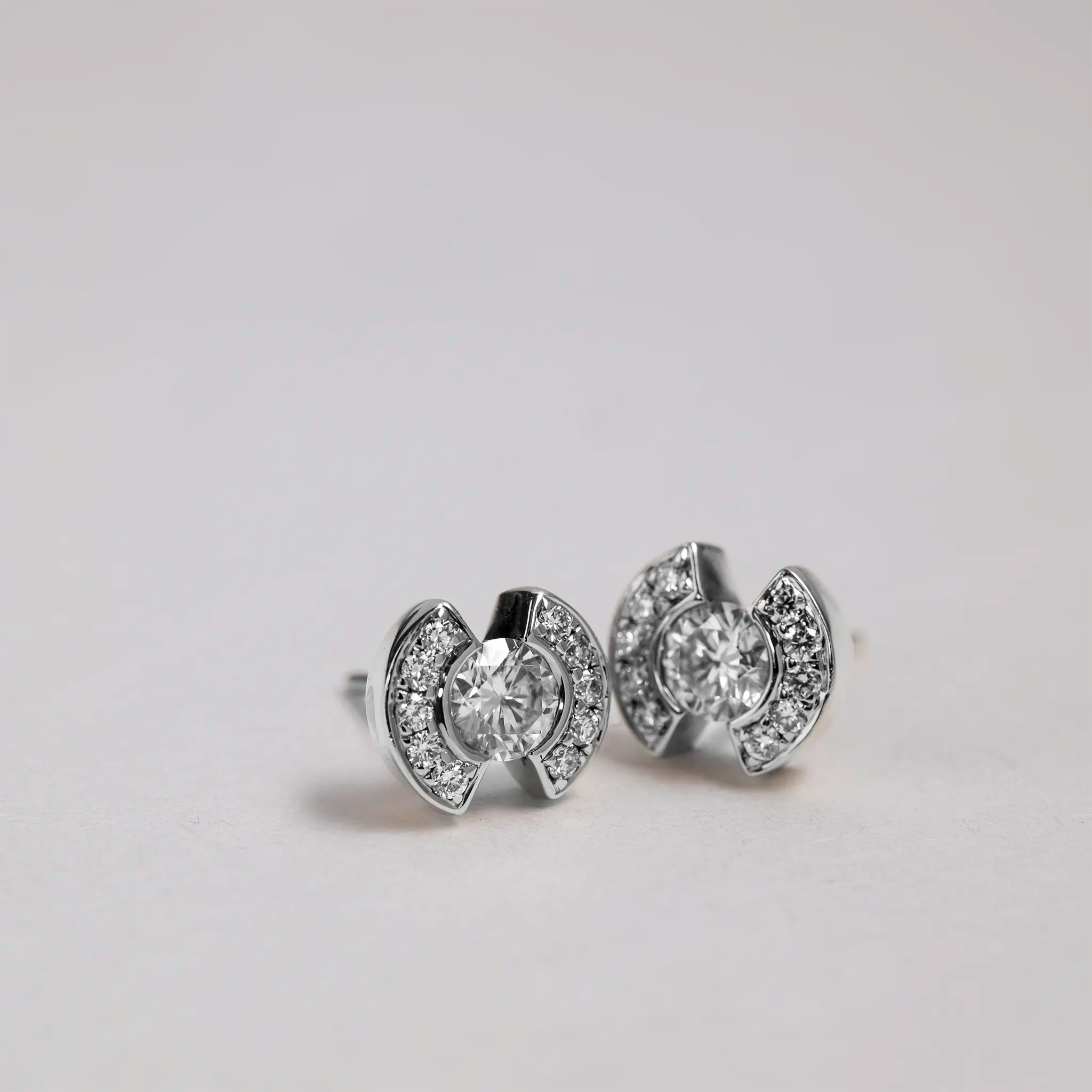 Patrice Bezel Pavé Studs – 0.80 ct Moissanite 14K Gold