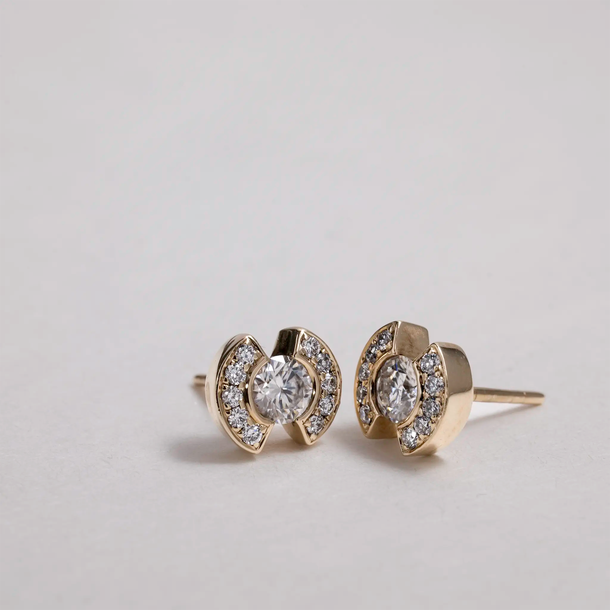 Patrice Bezel Pavé Studs – 0.80 ct Moissanite 14K Gold