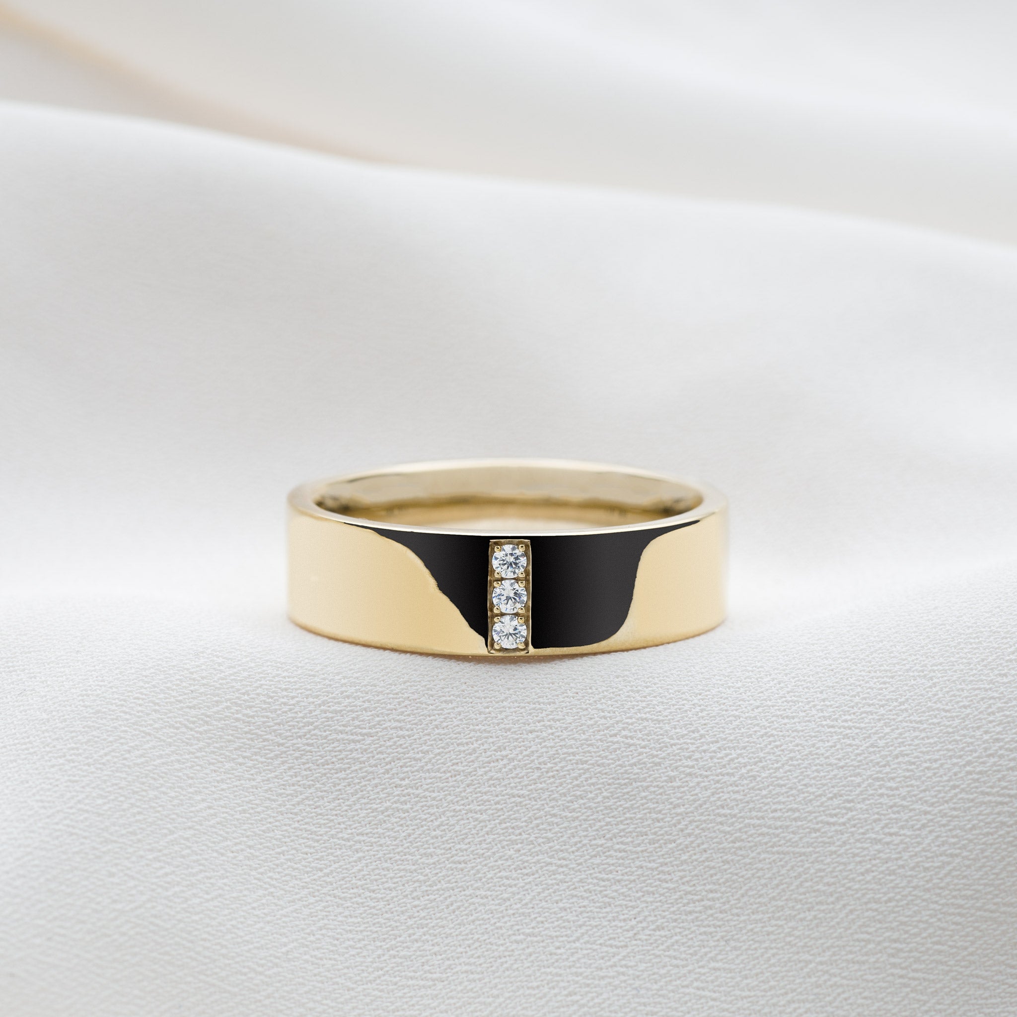 0.06ct Diamond pave ring 14k gold chloe