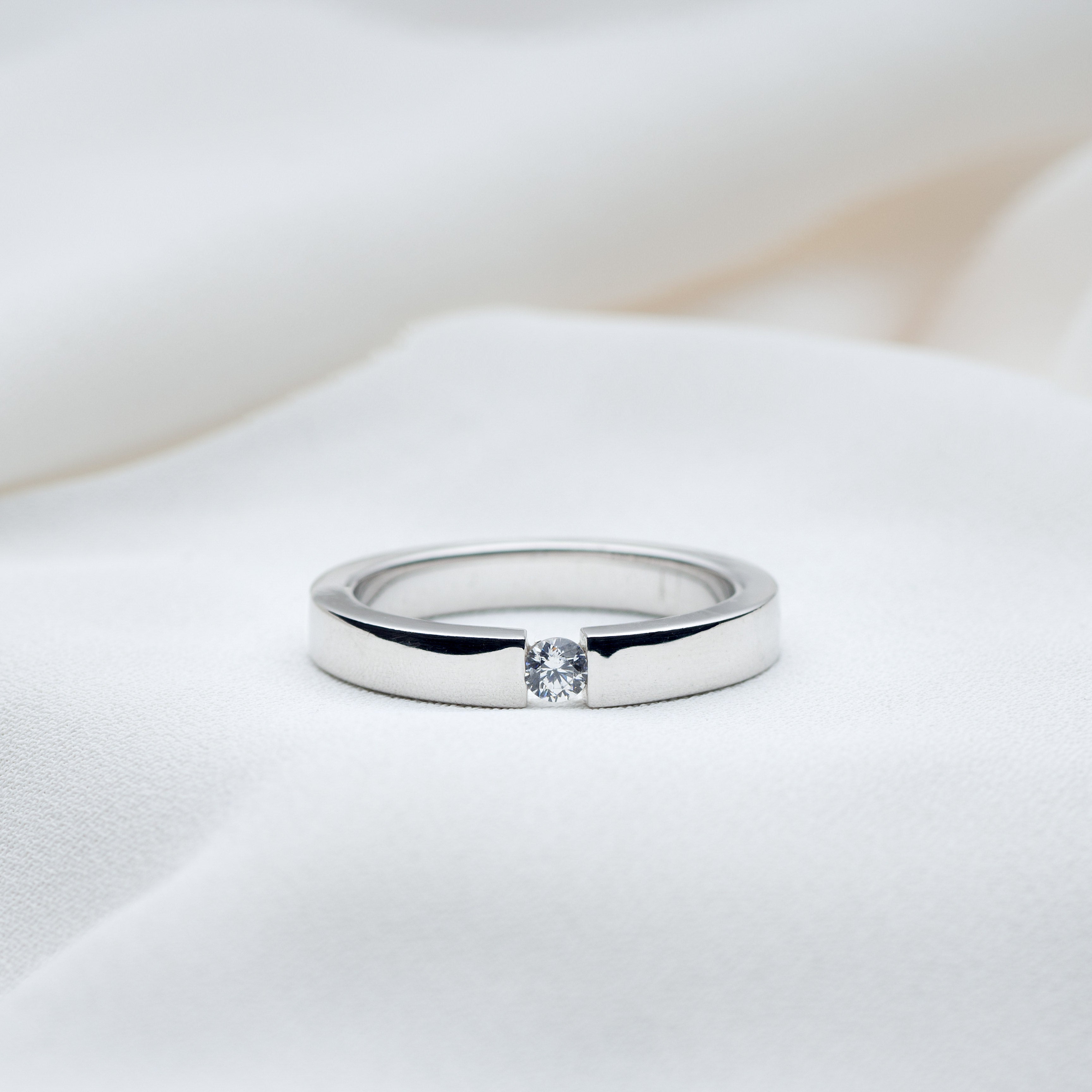 0.10ct lab grown diamond tension ring silver