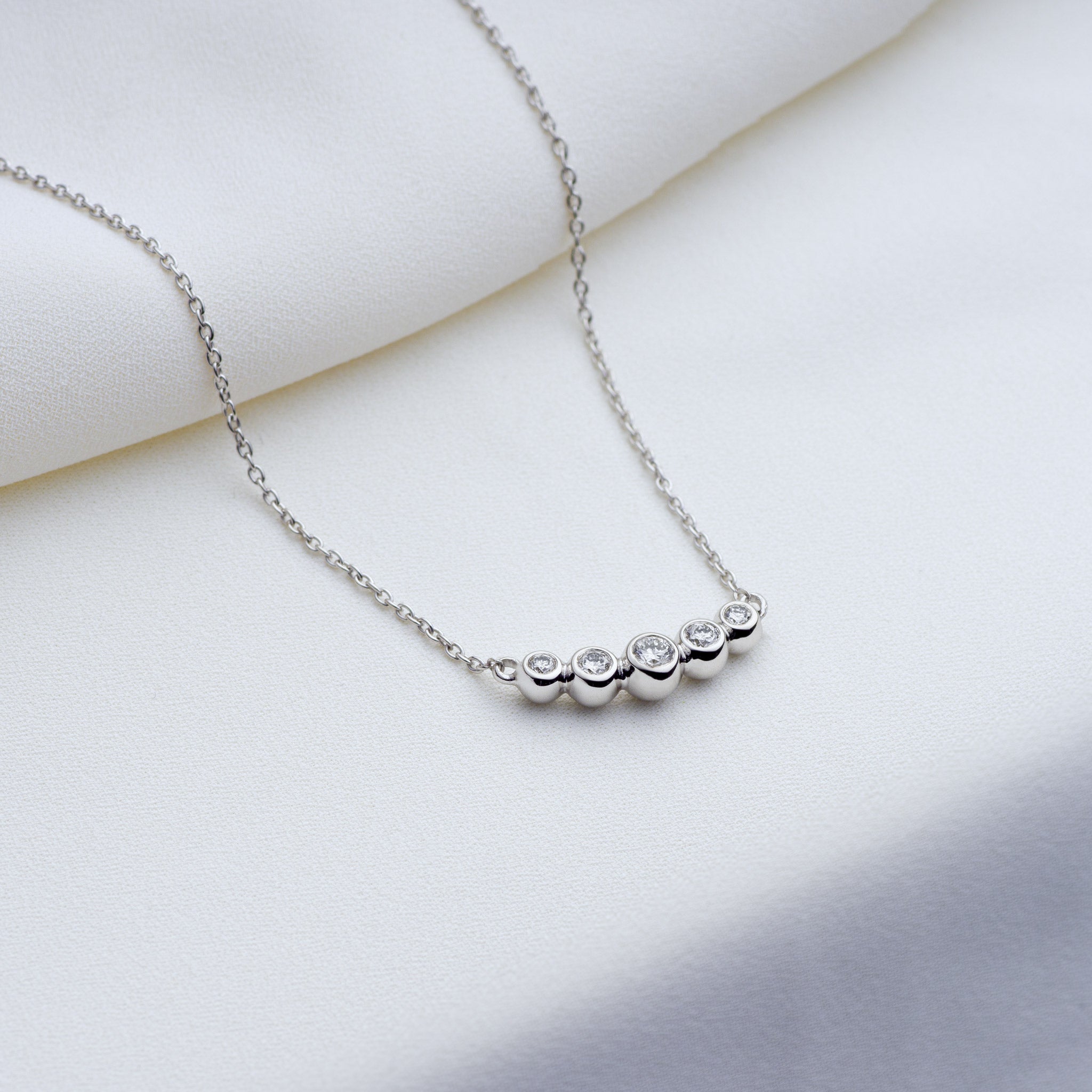 Ayah – 0.30ctw moissanite silver bubble colliers