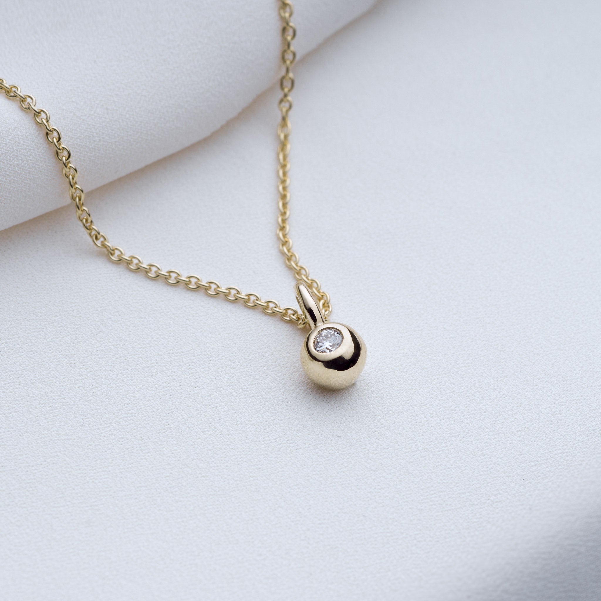 Ayah – 0.10ct lab grown diamond bubble pendant 14K Yellow Gold