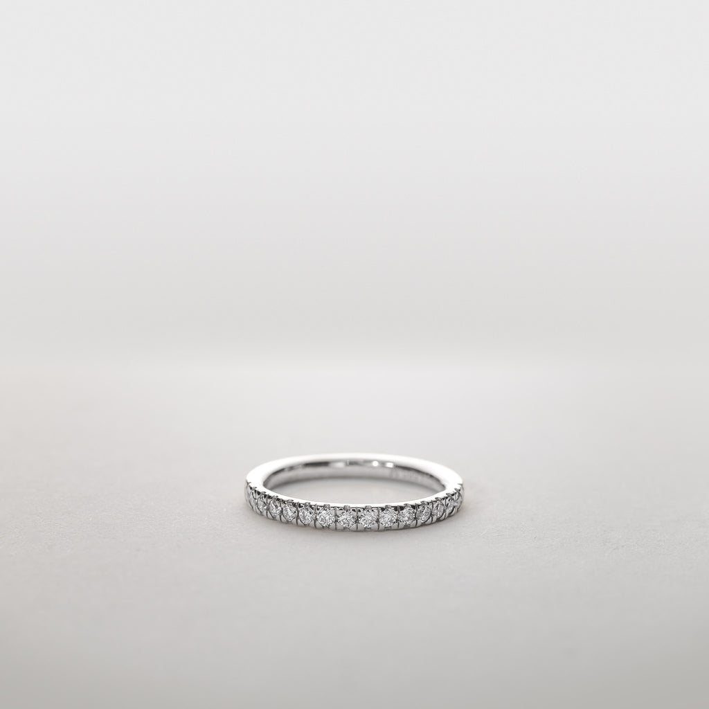 Clara Eternity Ring – 0.60 ct lab-grown diamonds 14K gold – Medium