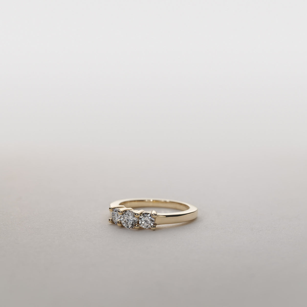 Jocelyn – Ring med tre sten 0,55 ctw Lab Grown Diamond 14 karat guld