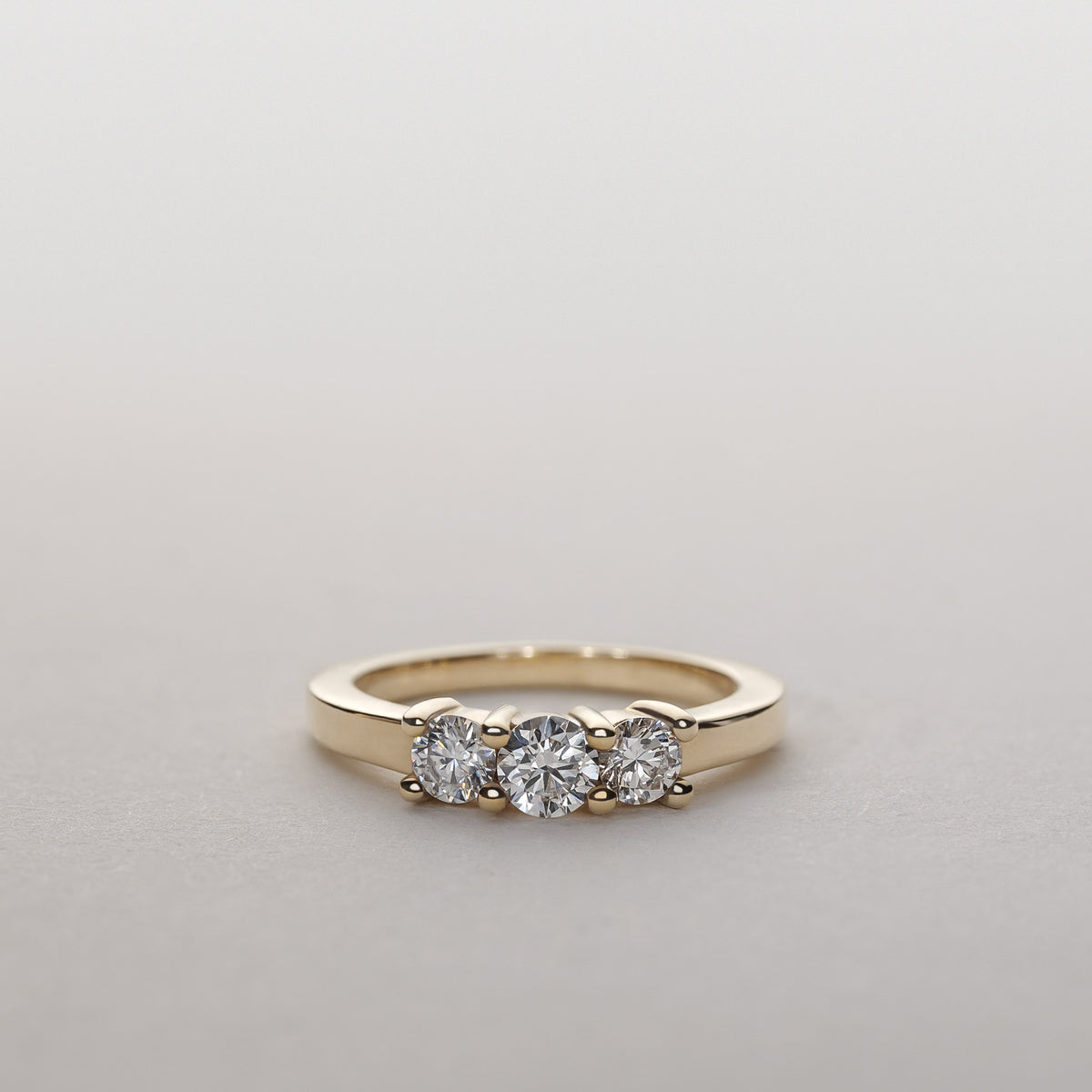 Jocelyn – Ring med tre sten 0,55 ctw Lab Grown Diamond 14 karat guld