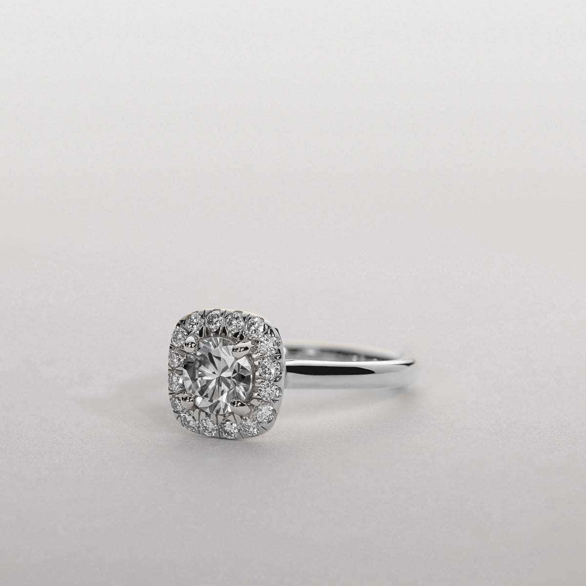 Clara Cushion Halo Ring – 1.00 ct lab-grown diamonds 14K gold -Medium- (New)