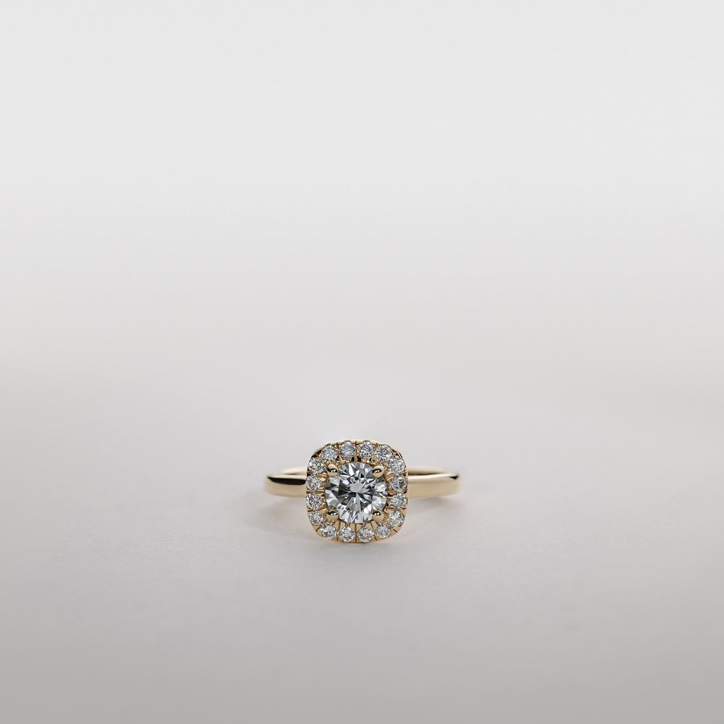 Clara Cushion Halo Ring – 0.75 ct lab-grown diamonds 14K gold -Medium- (New)