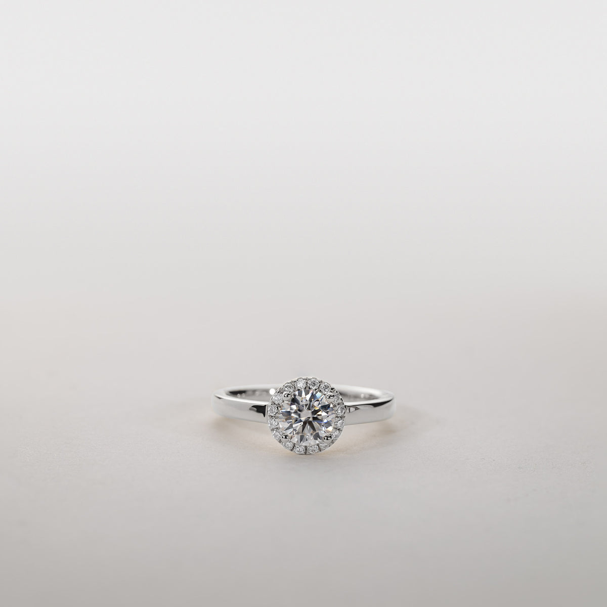 Clara – 1,0 ct lab-grown diamant Halo ring 14 karat guld - Stor-