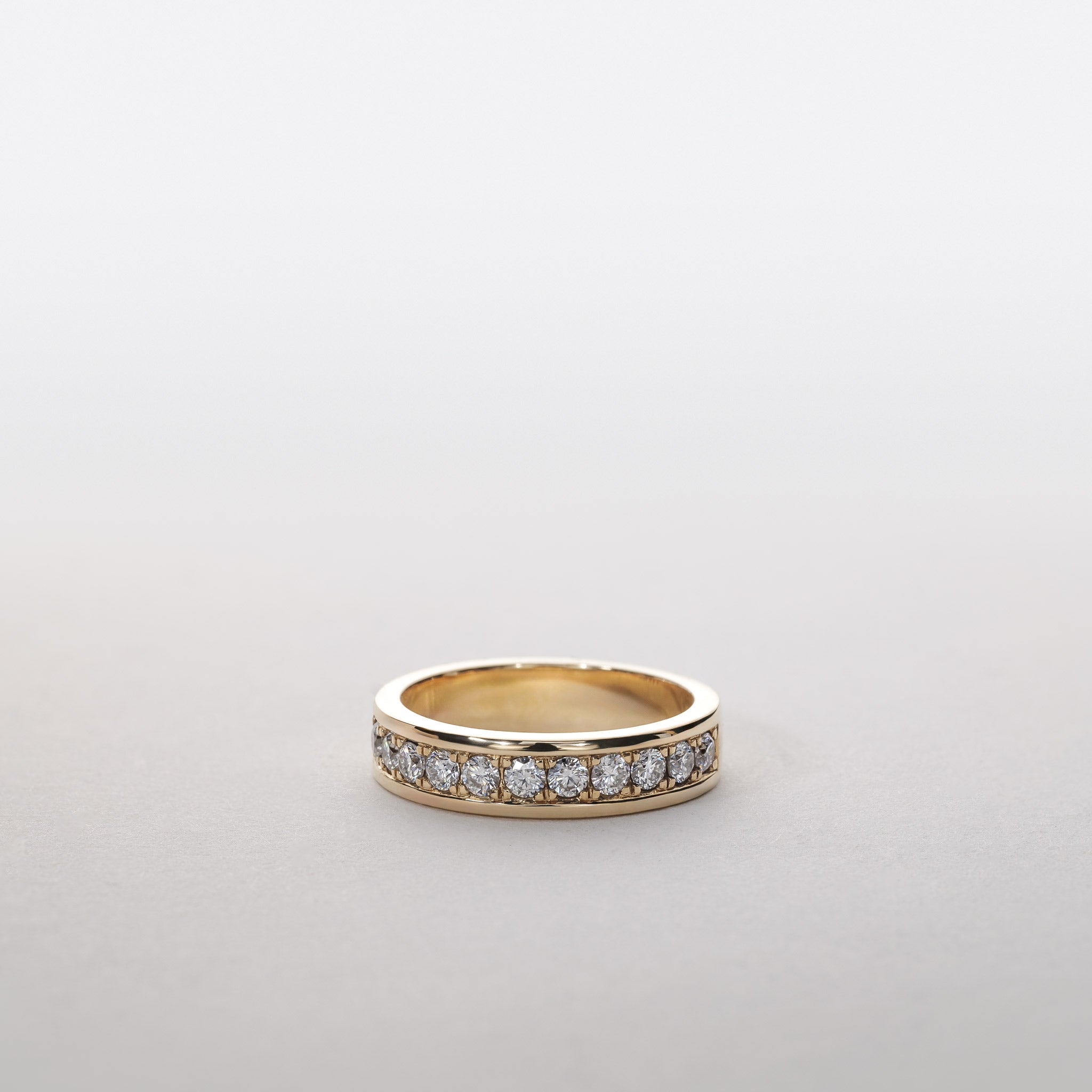 0.75ctw lab grown diamond pave cylinder ring 14K gold Chloé