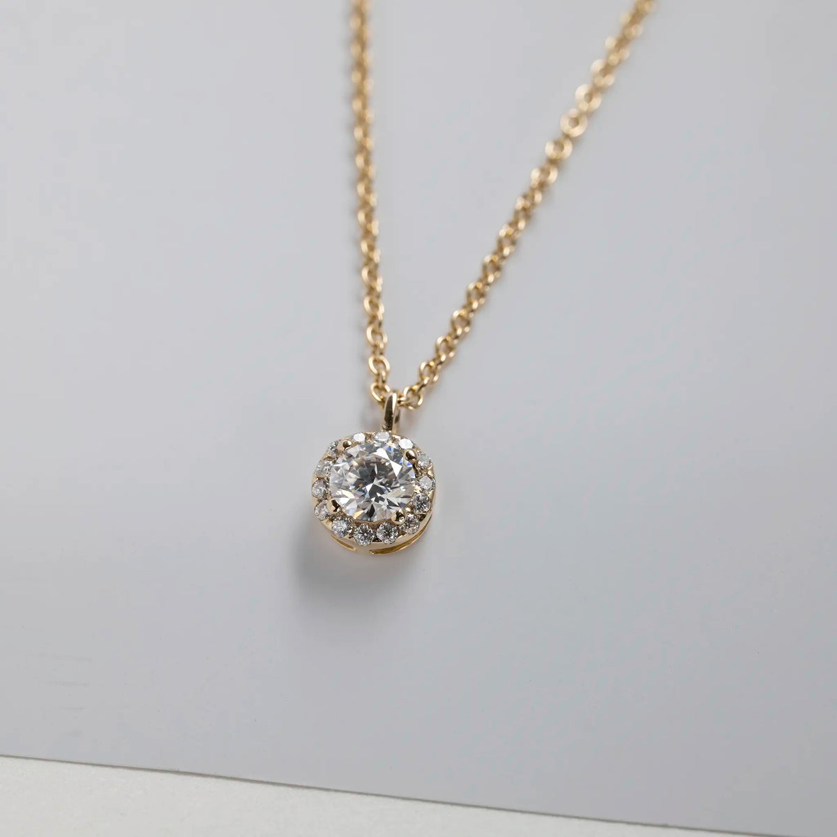 Clara Halo Pendant – 0.50 ct lab-grown diamonds 14K Gold