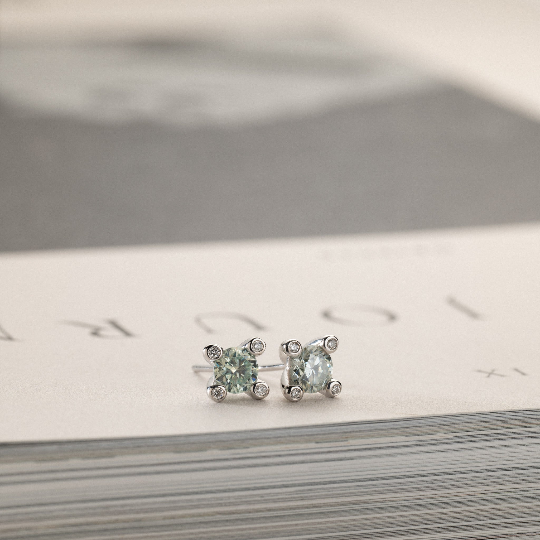 2x0.50ct green moissanite solitaire stud earrings silver diamonds in crown Miriam