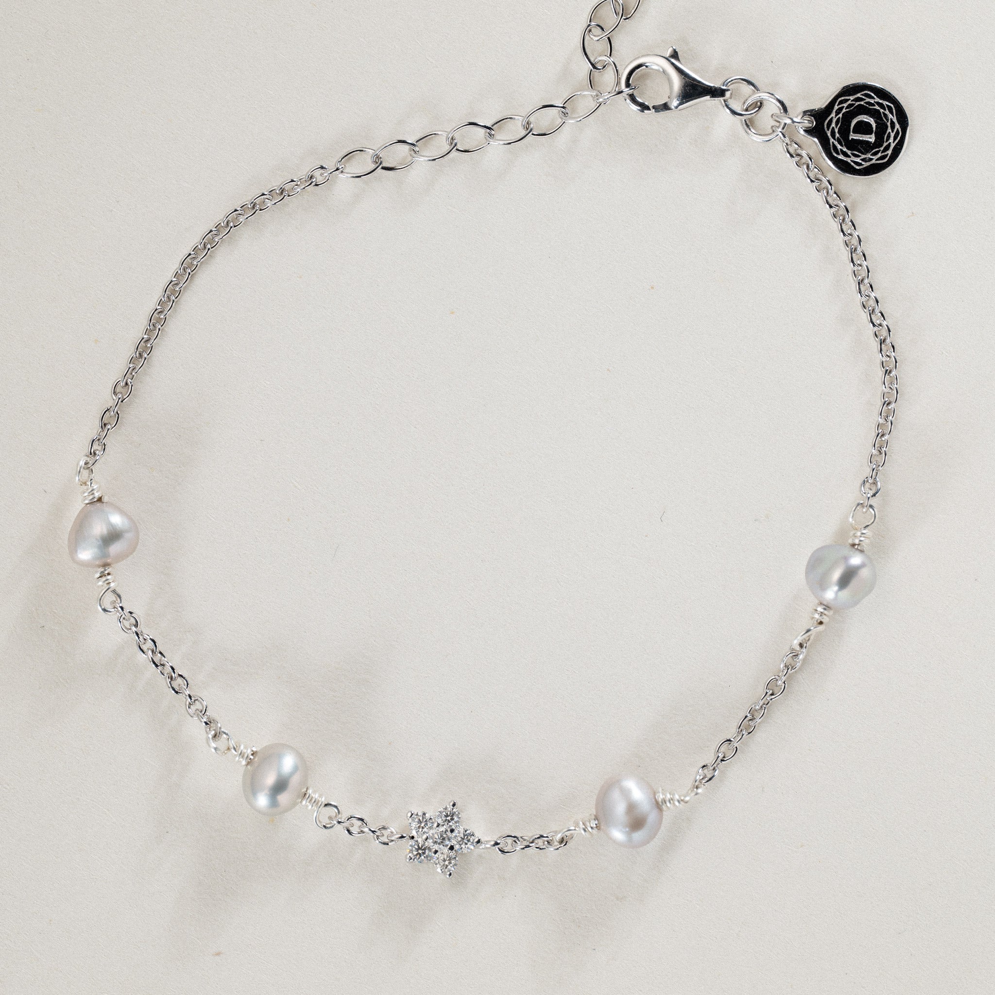 No. 04 - 0.12ct Grown Diamond Star bracelet in silver w. semi-precious stone