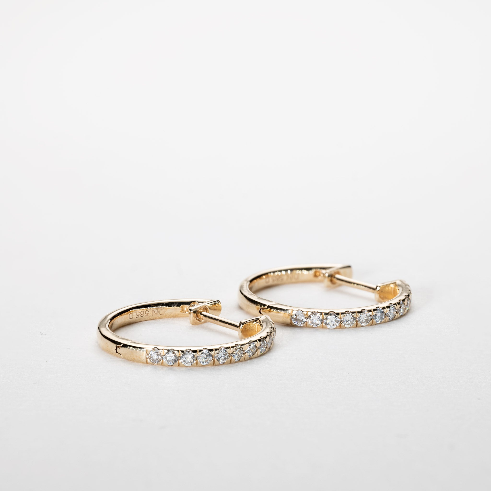 Clara –  Creole Hoops 0.50 ct Lab-Grown Diamond 14 Karat Gold 20mm -Large-