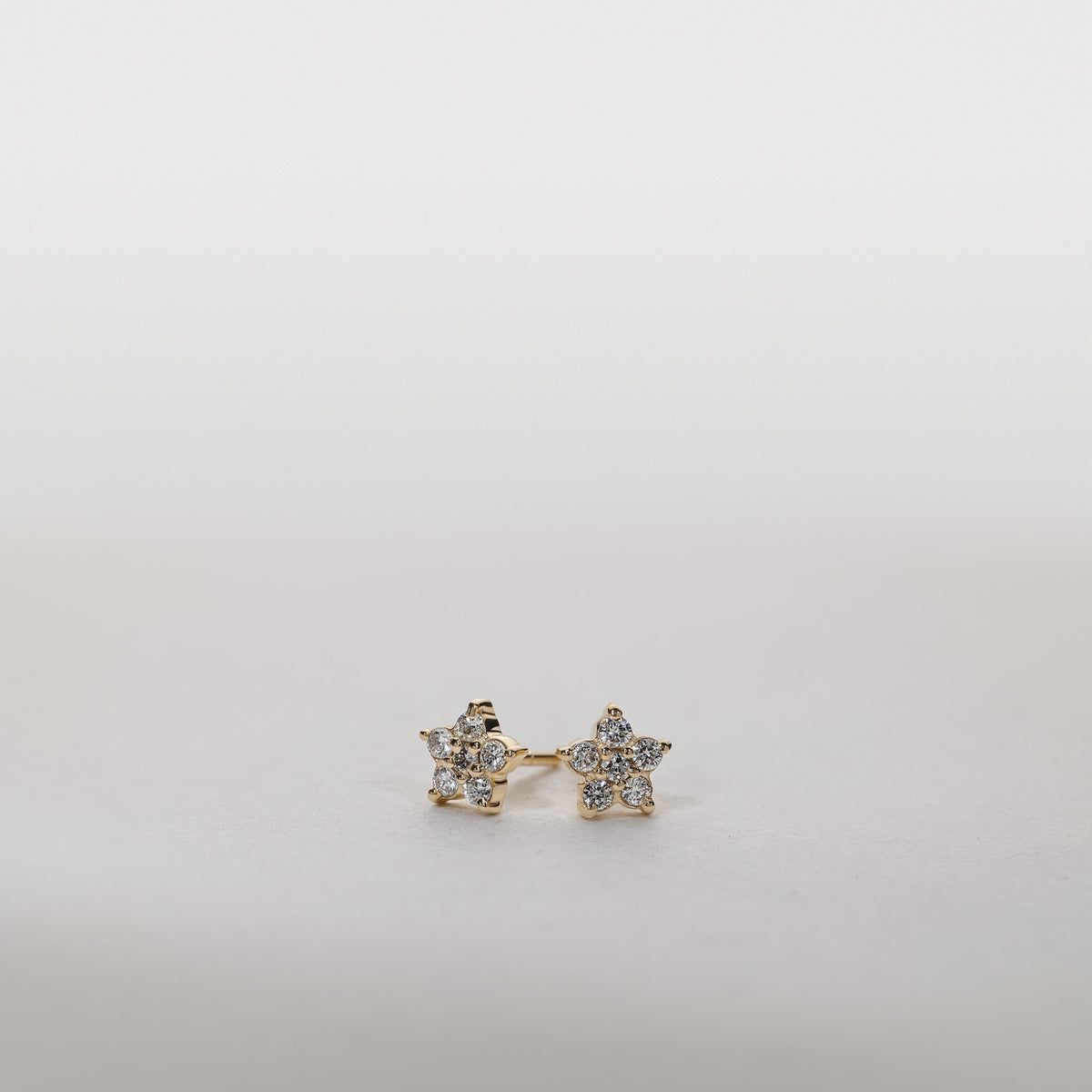 Jocelyn – Shooting Star ørestikker 0,20 ctw Lab Grown Diamond 14 karat guld