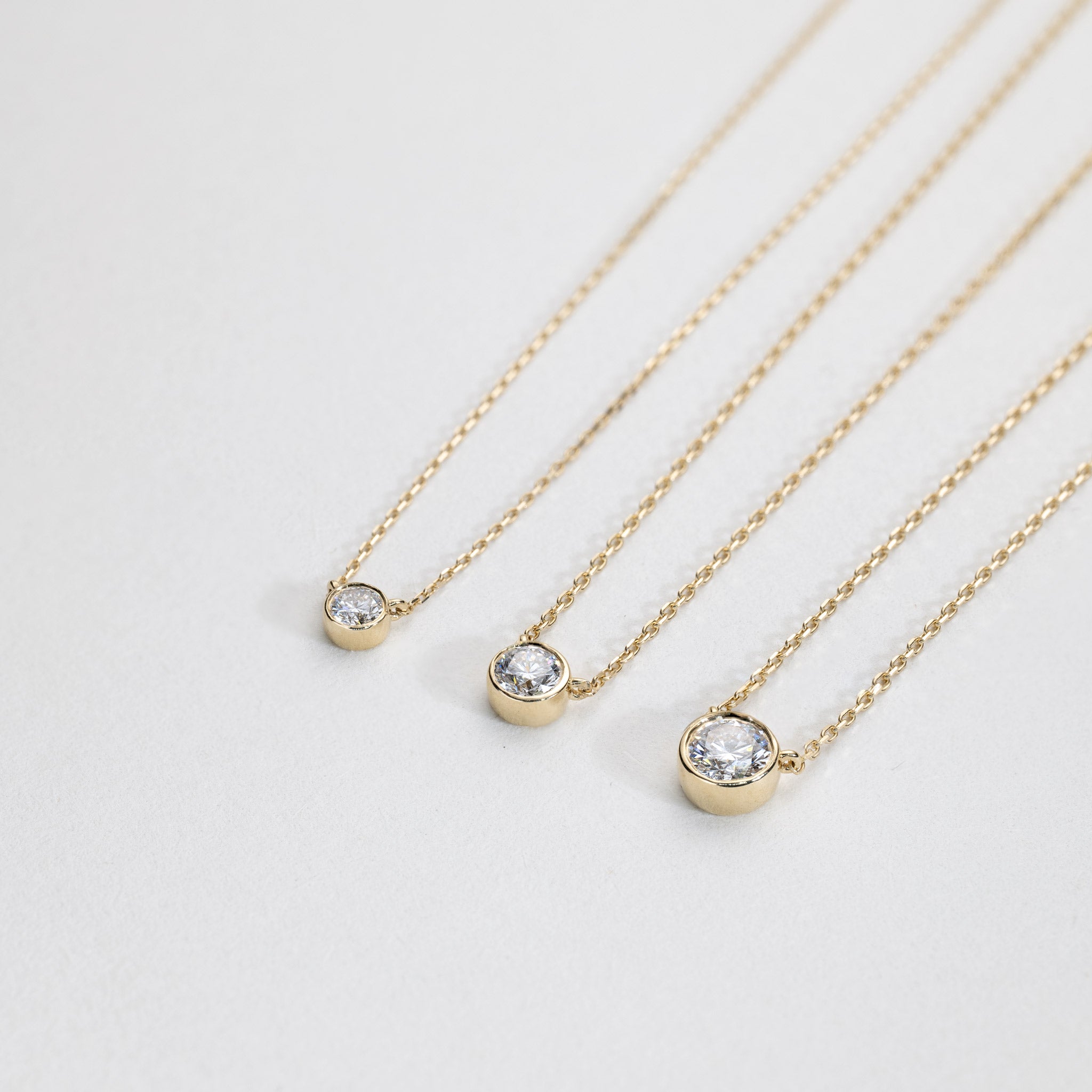 Isaline Bezel Necklace with grown diamond 14K Gold