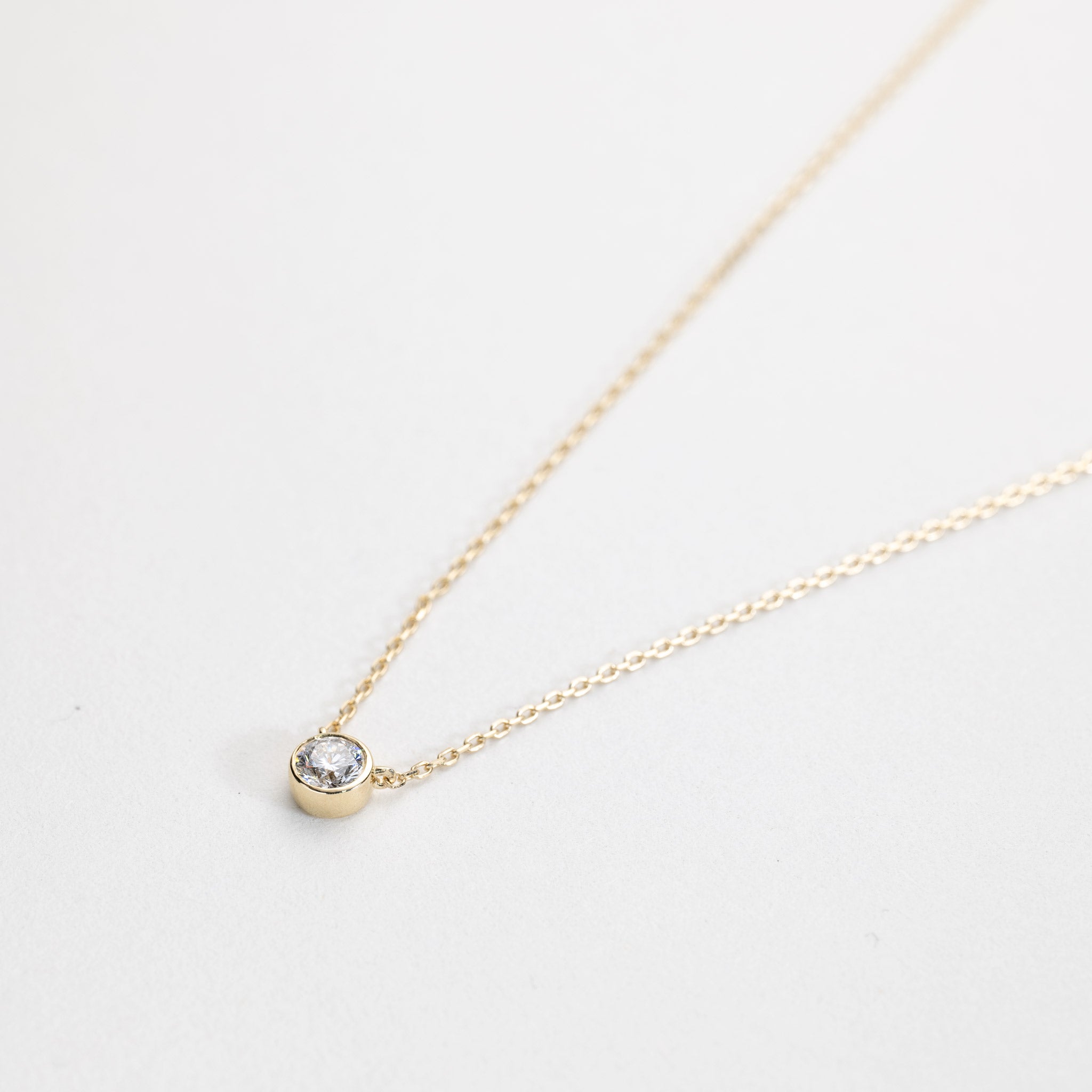 Isaline Bezel Necklace with grown diamond 14K Gold