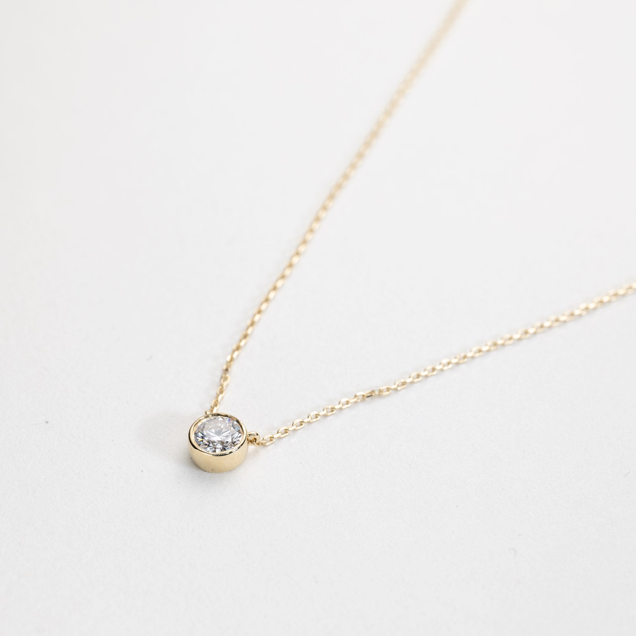 Isaline Bezel Necklace with grown diamond 14K Gold