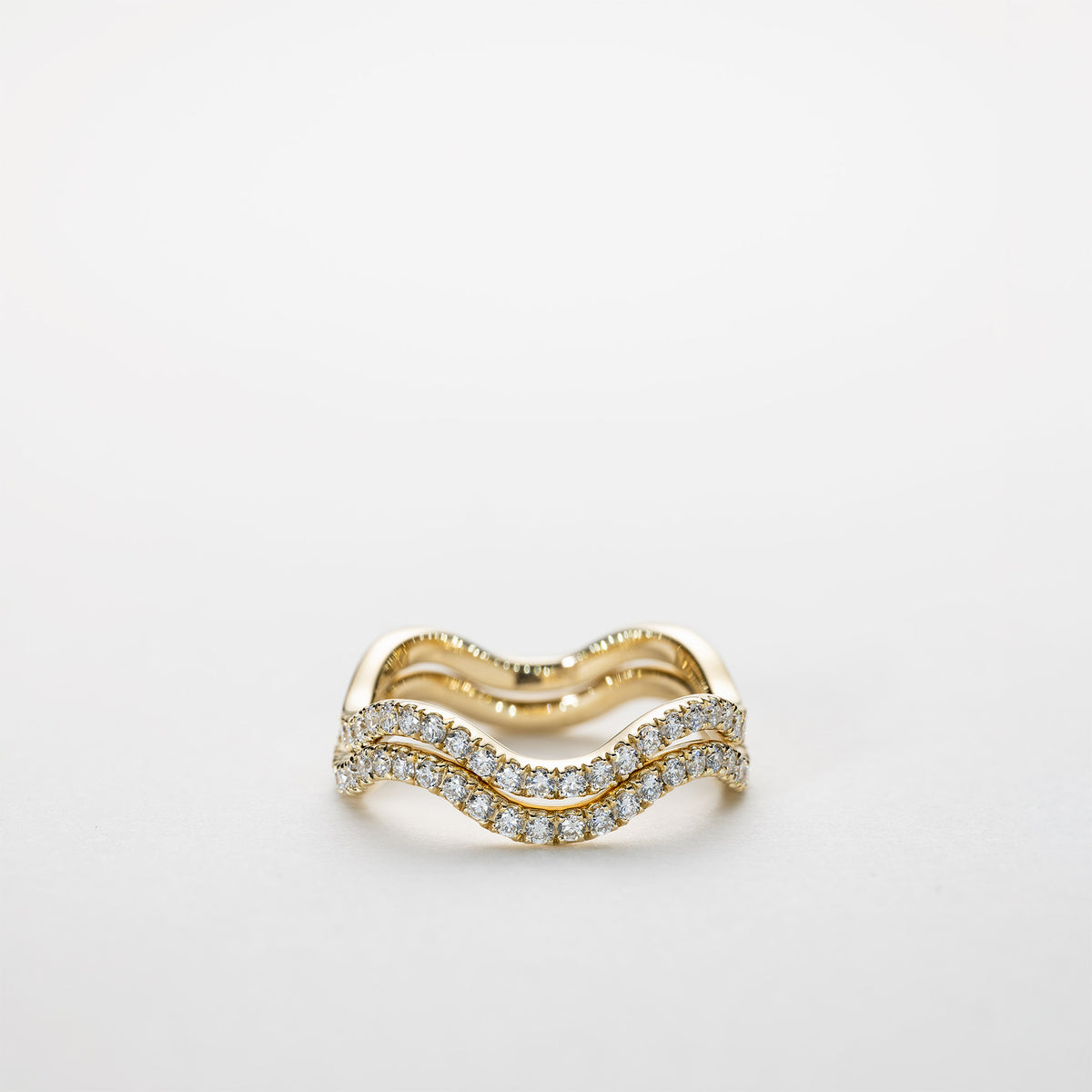 Clara Wavy Eternity Ring – 0.70 ct lab-grown diamonds 14K gold – Medium