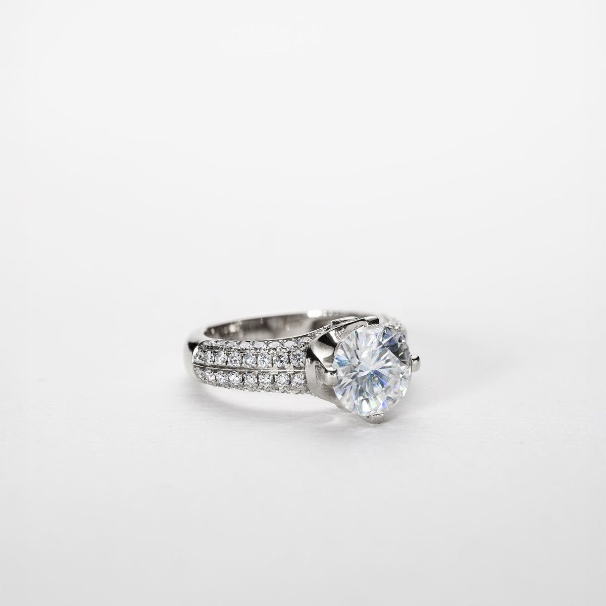 Leonora Solitaire Micro Pavé Ring – 3.0 ct Lab-Grown Diamond 14K Gold