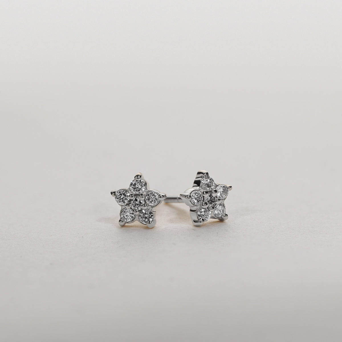 Jocelyn – Shooting Star ørestikker 0,20 ctw Lab Grown Diamond 14 karat guld