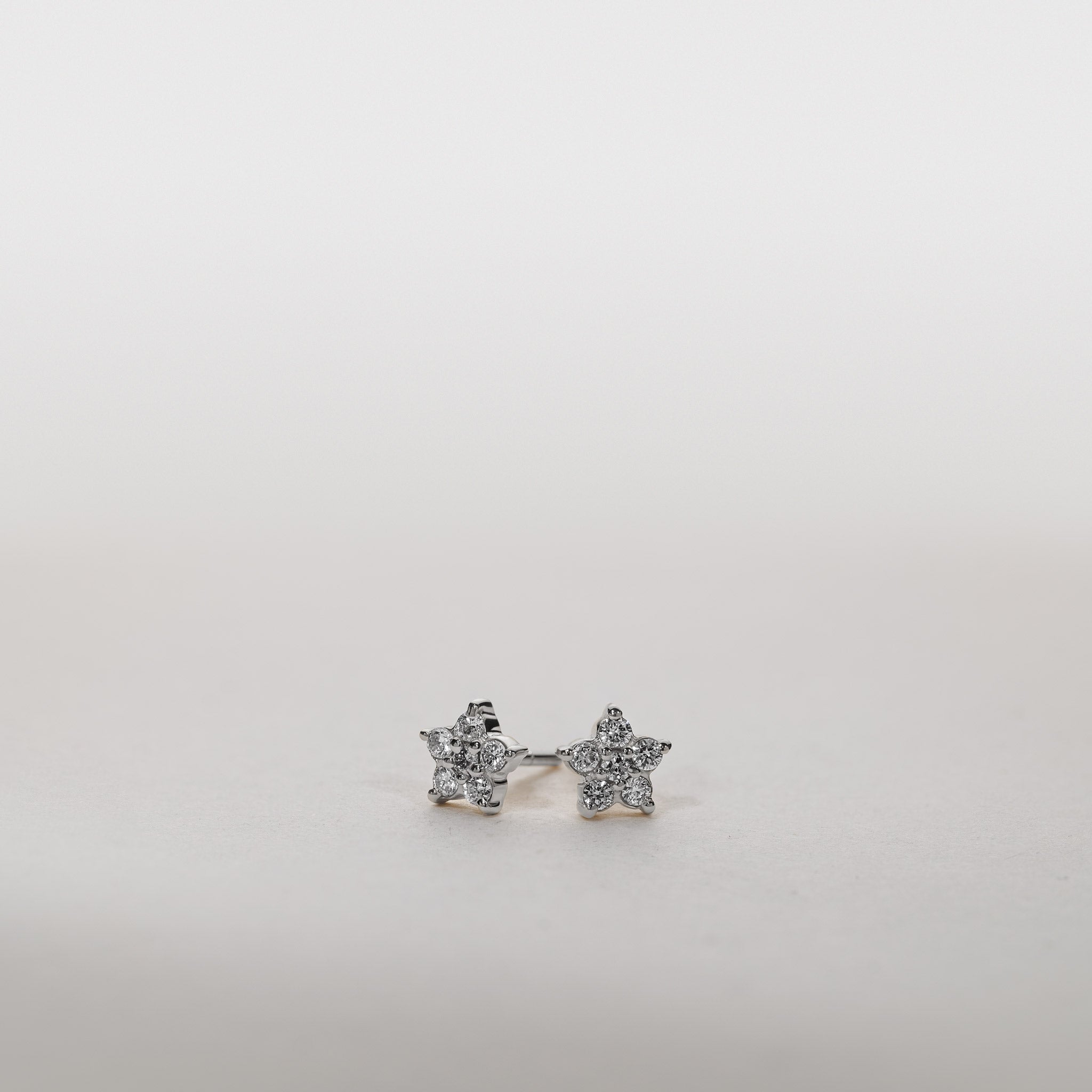 Pavé Shooting Star Stud Earrings 0.20 Carats Moissanite Silver Jocelyn